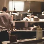 Quali sono le considerazioni da fare per aprire un ristorante