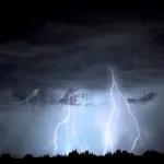 Maltempo Irpinia: bombe acqua da Avellino a Pratola Serra, esonda torrente