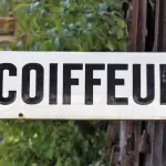 Parrucchiere abusive fermate ad Avellino, acconciature direttamente per strada