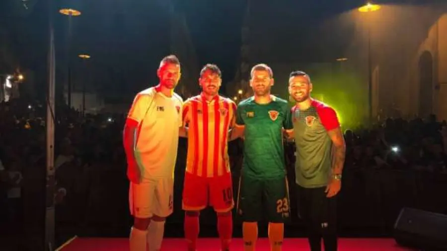 Il Benevento presenta le nuove maglie ufficiali