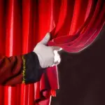 La Compagnia Teatrale LA FERMATA presenta “Ditta Costruzione Sogni”