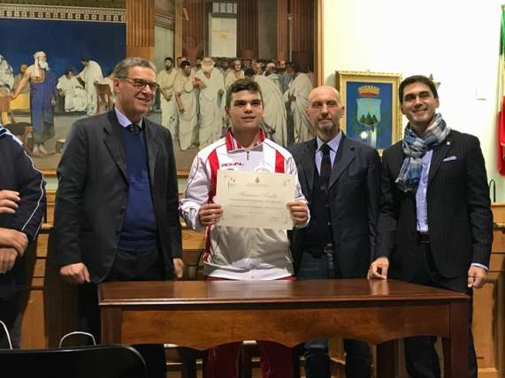 Montoro premiato con una pergamena il giovane pugile Francesco Torello