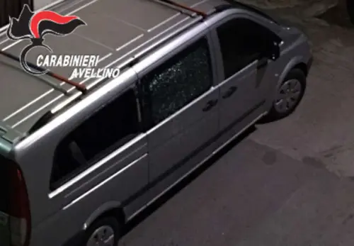Montoro, colpi di fucile contro furgone: arrestato 25enne