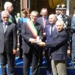 Il prefetto di Avellino consegna ai montoresi due onorificenze