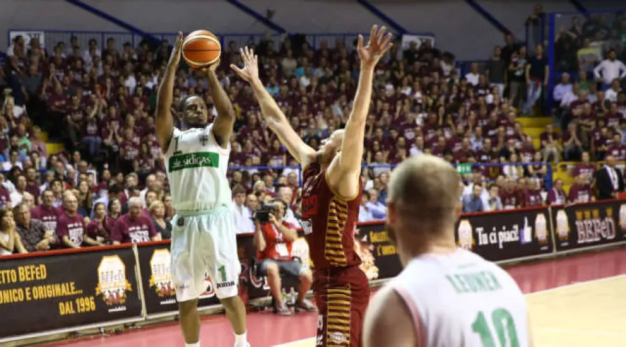 La Sidigas sbanca Venezia in gara1: 73-80 il finale, Ragland sugli scudi