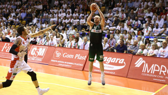 Avellino espugna Reggio grazie a Leunen: 3-0 e semifinale