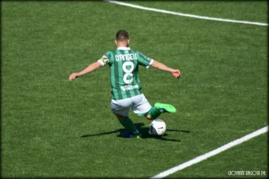 Verso il derby, parla D'Angelo: "A Salerno con il sangue agli occhi"