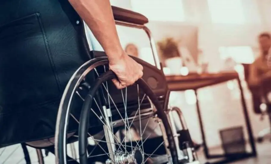 5 Consigli Pratici per Aiutare una Persona con Disabilità