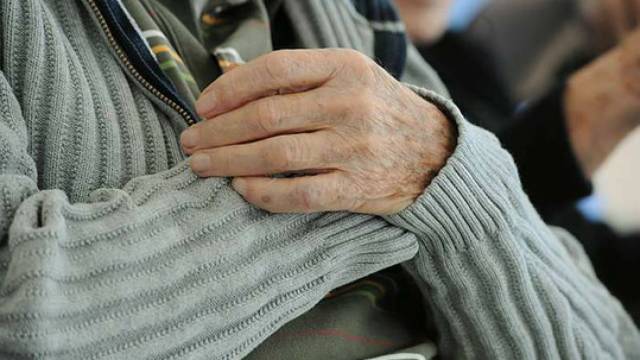 Anziana derubata di 2mila euro dalla badante Romena: denunciata