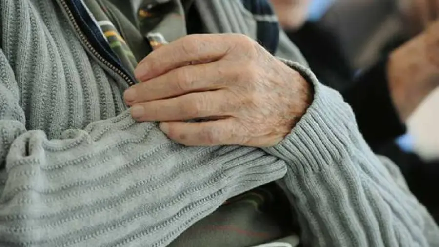 Anziana derubata di 2mila euro dalla badante Romena: denunciata