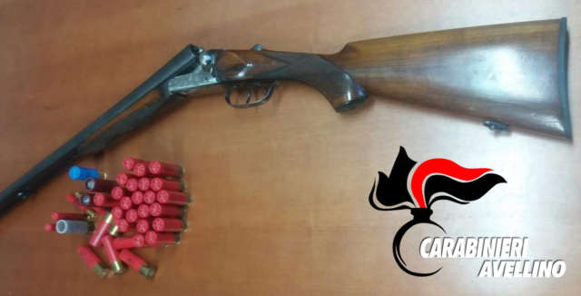 Bagnoli Irpino, 50enne sorpreso con arma e munizioni illegali