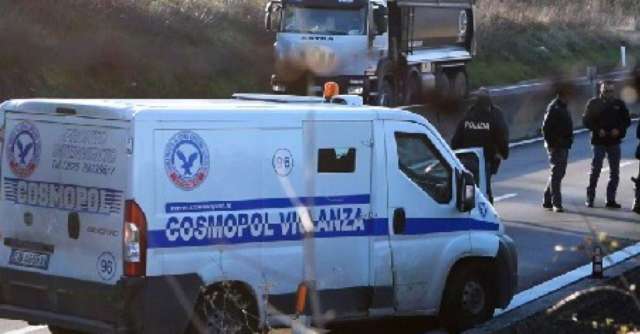 Assalto con sparatoria ad un portavalori, paura sul raccordo Av-Sa