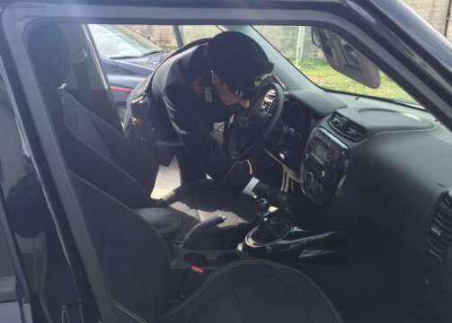 Lioni, ladri in fuga, carabinieri recuperano auto rubata