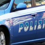 Poliziotto fuori servizio blocca uno scippatore