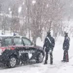 Litiga con il marito e si allontana. Salvata dai Carabinieri: trovata svenuta nella neve