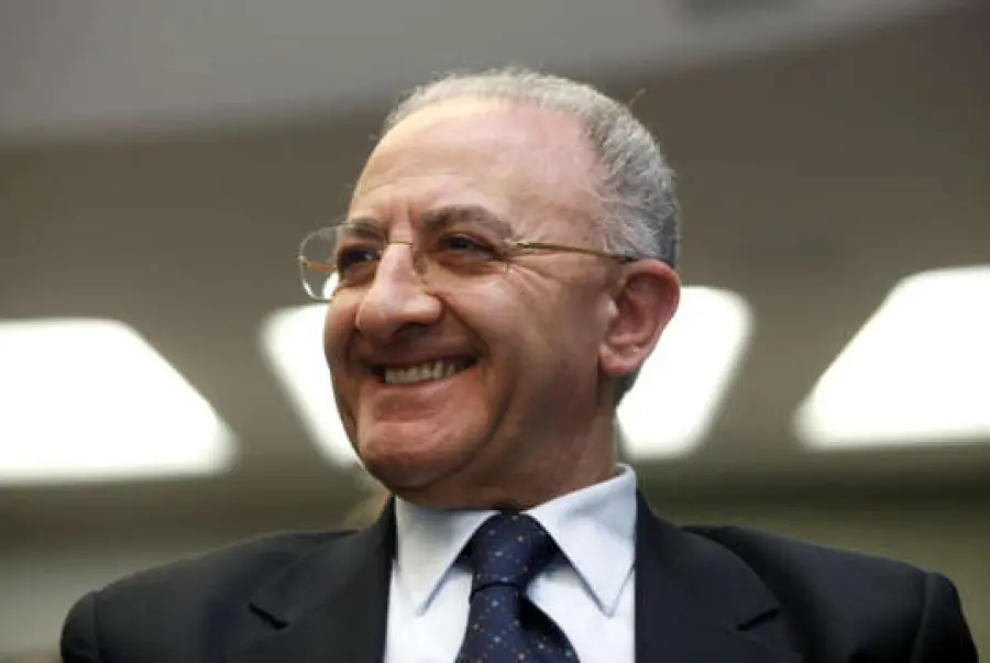 Vincenzo De Luca, nessun nuovo partito: solo inutile idiozia