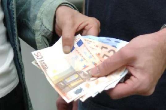 Attenzione ai "Falsi volontari" in giro per le scuole, l'allarme di Casa sulla Roccia