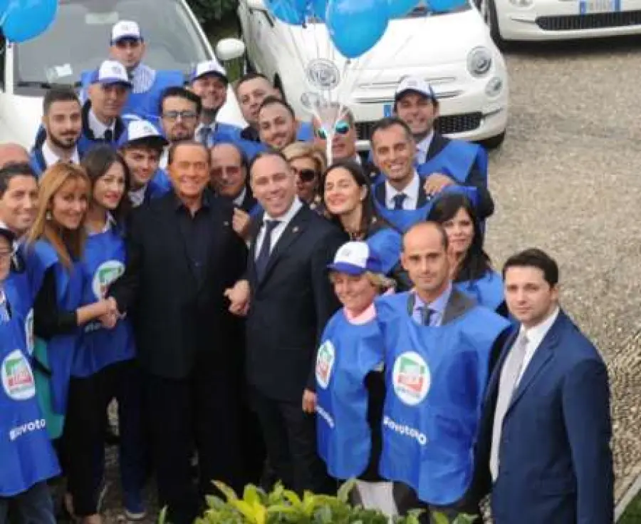 Berlusconi la Campania è dominata da un sistema di poteri