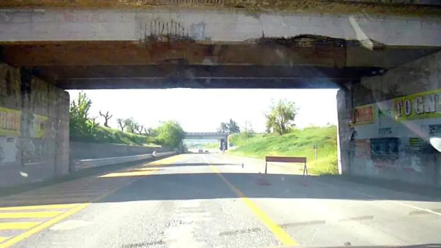 Paura a Flumeri, crolla viadotto, la zona era già stata messa in sicurezza