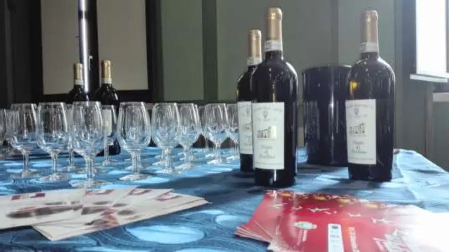 Tappa e stappa: "Avellino Ex Post" il 24 dicembre brinda al Natale con i cittadini