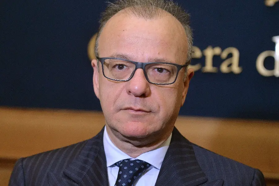 Avellino, Gianfranco Rotondi contestato dai precari scuola