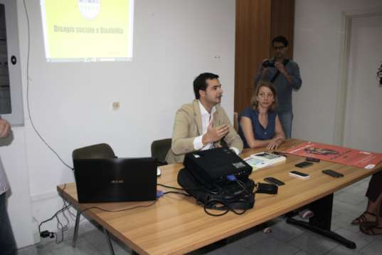 Sibilia (M5S): Chirs senza bagno? Sindaco Foti, benvenuto nella città reale